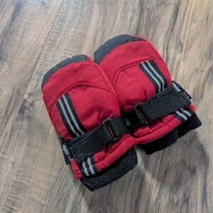 Bundle Of Thinsulated Kids Red and Black Winter Mittens Size 1-2 Yrs Old.